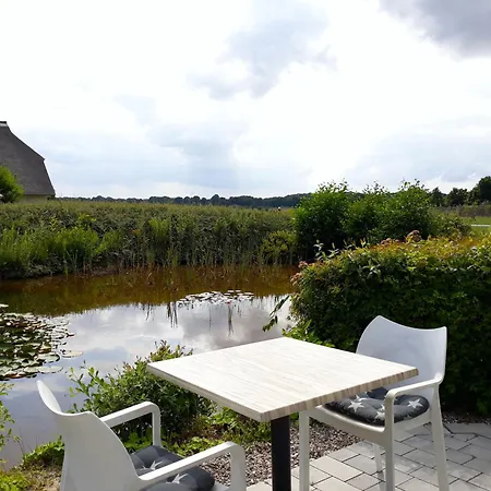 Komfort Trifft Idylle - Ferienwohnung Mit Seeblick Apartment *