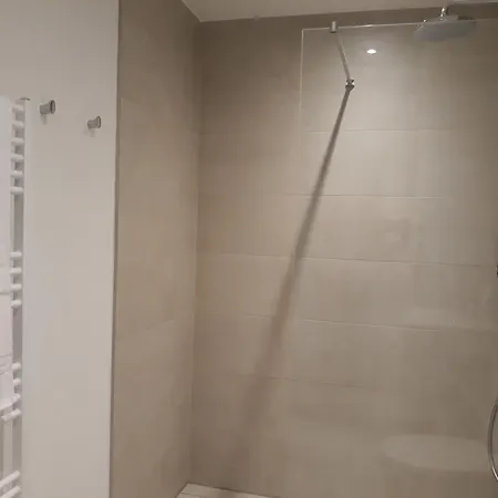 Komfort Trifft Idylle - Ferienwohnung Mit Seeblick Wreechen