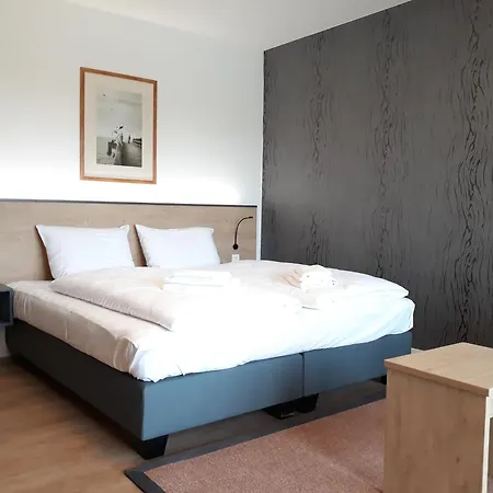 Komfort Trifft Idylle - Ferienwohnung Mit Seeblick Wreechen